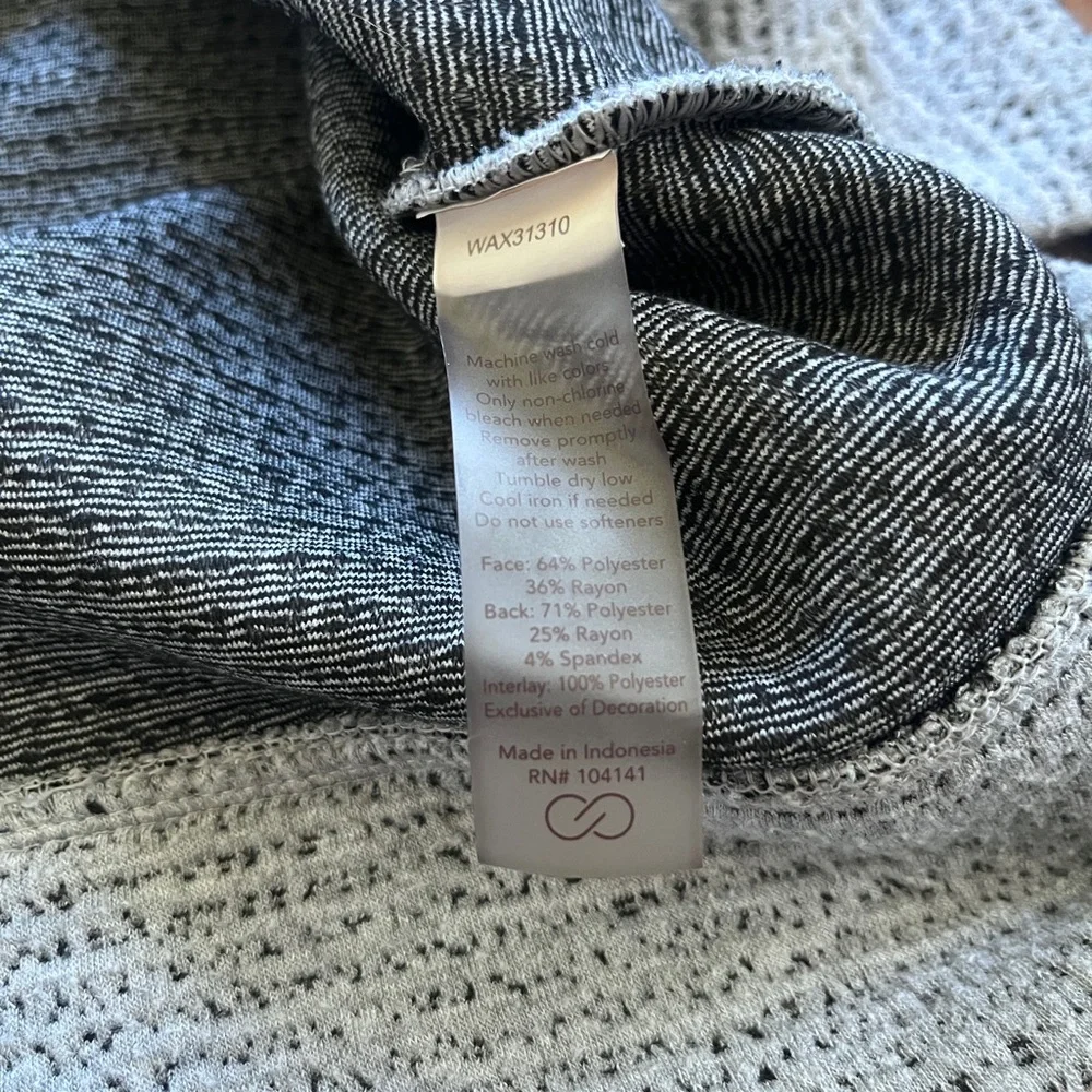 Calia Size M pullover - Picture 2 of 6